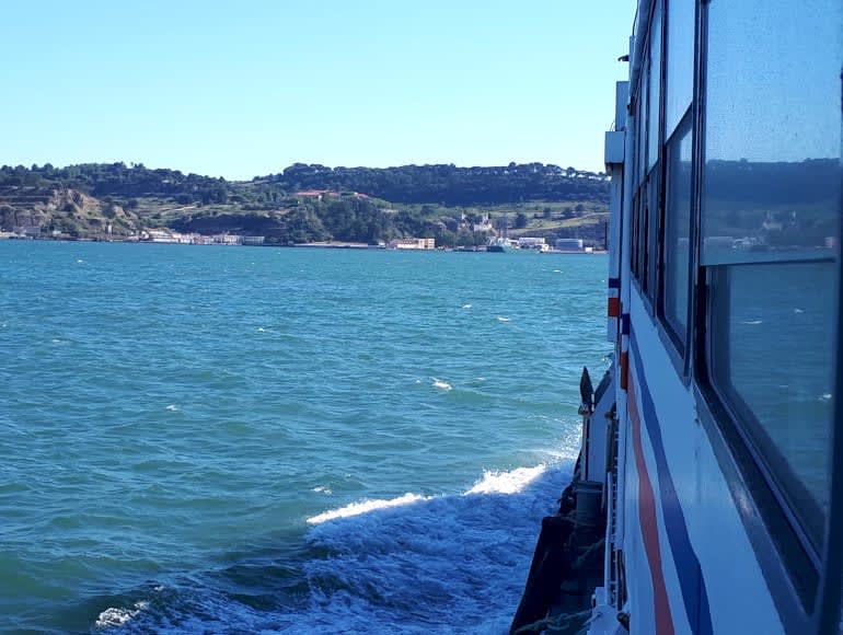 ferry crossing, tejo river